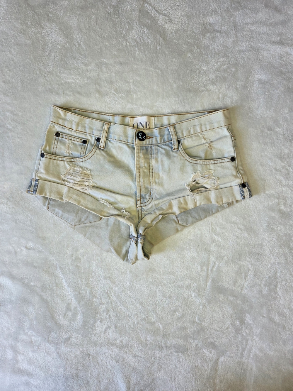 One Teaspoon Bandits Low Waist Denim Shorts Light Wash Size 27/28